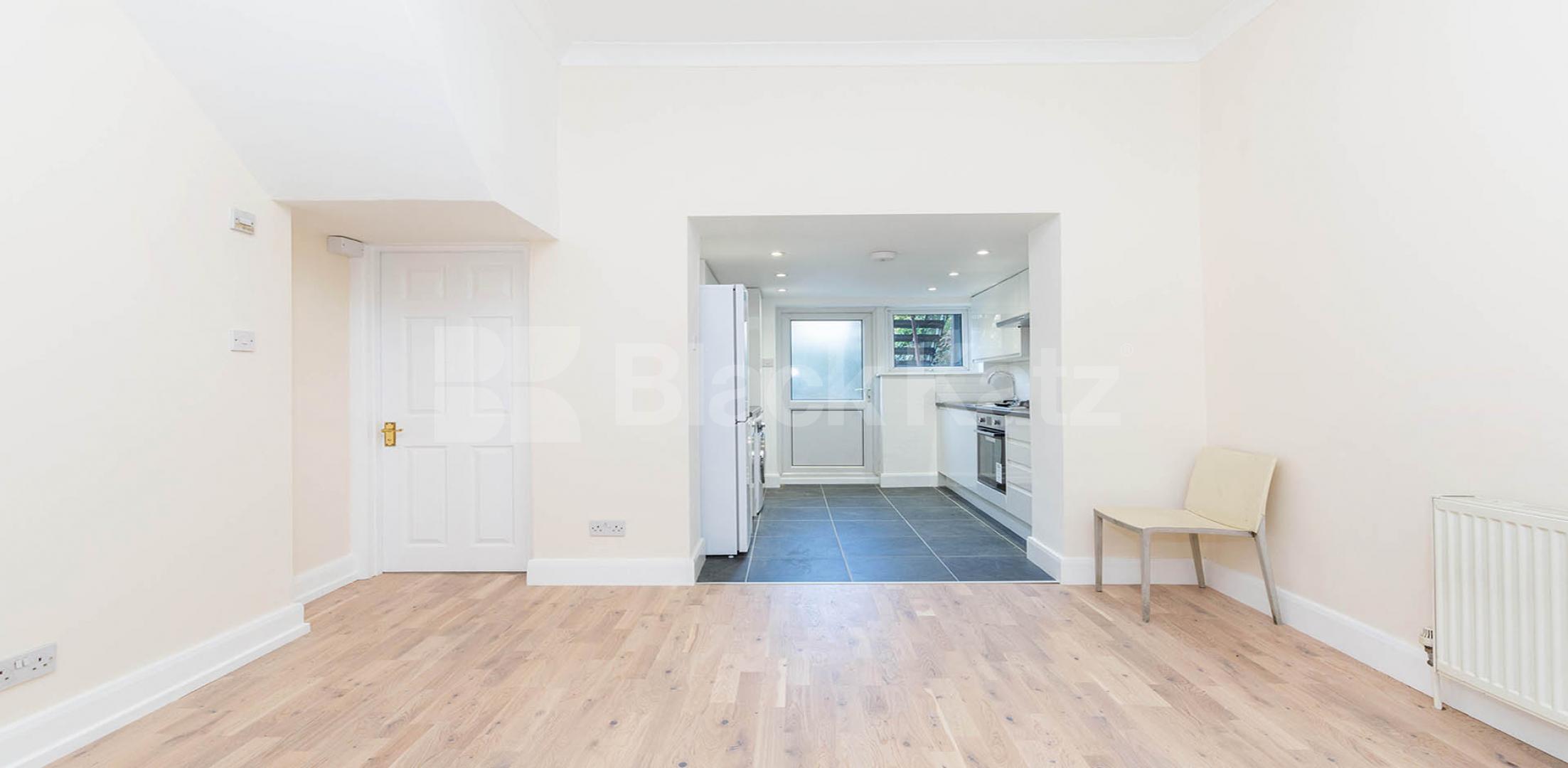 			VIRTUAL TOUR AVAILABLE!, 1 Bedroom, 1 bath, 1 reception Flat			 Blackstock Road, FINSBURY PARK